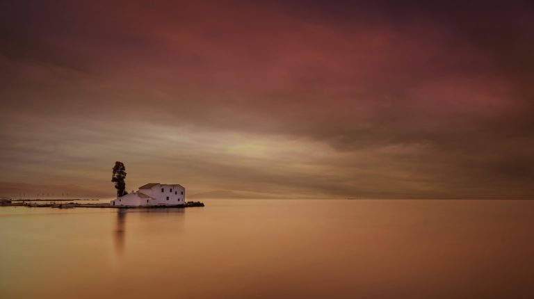 blog post featured image - how to minimize your life