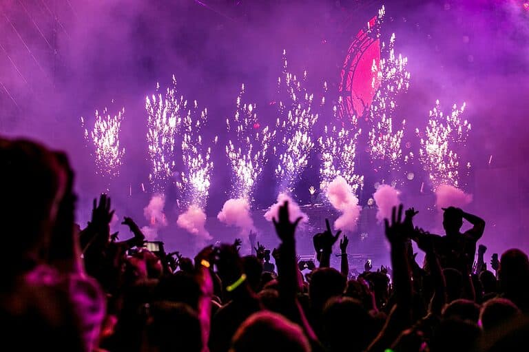 play hard concert