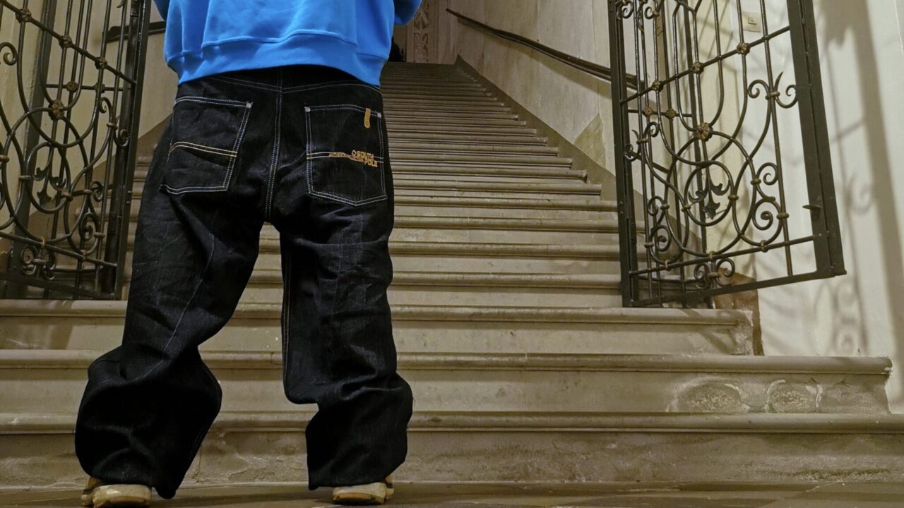 Baggy pants, large pants