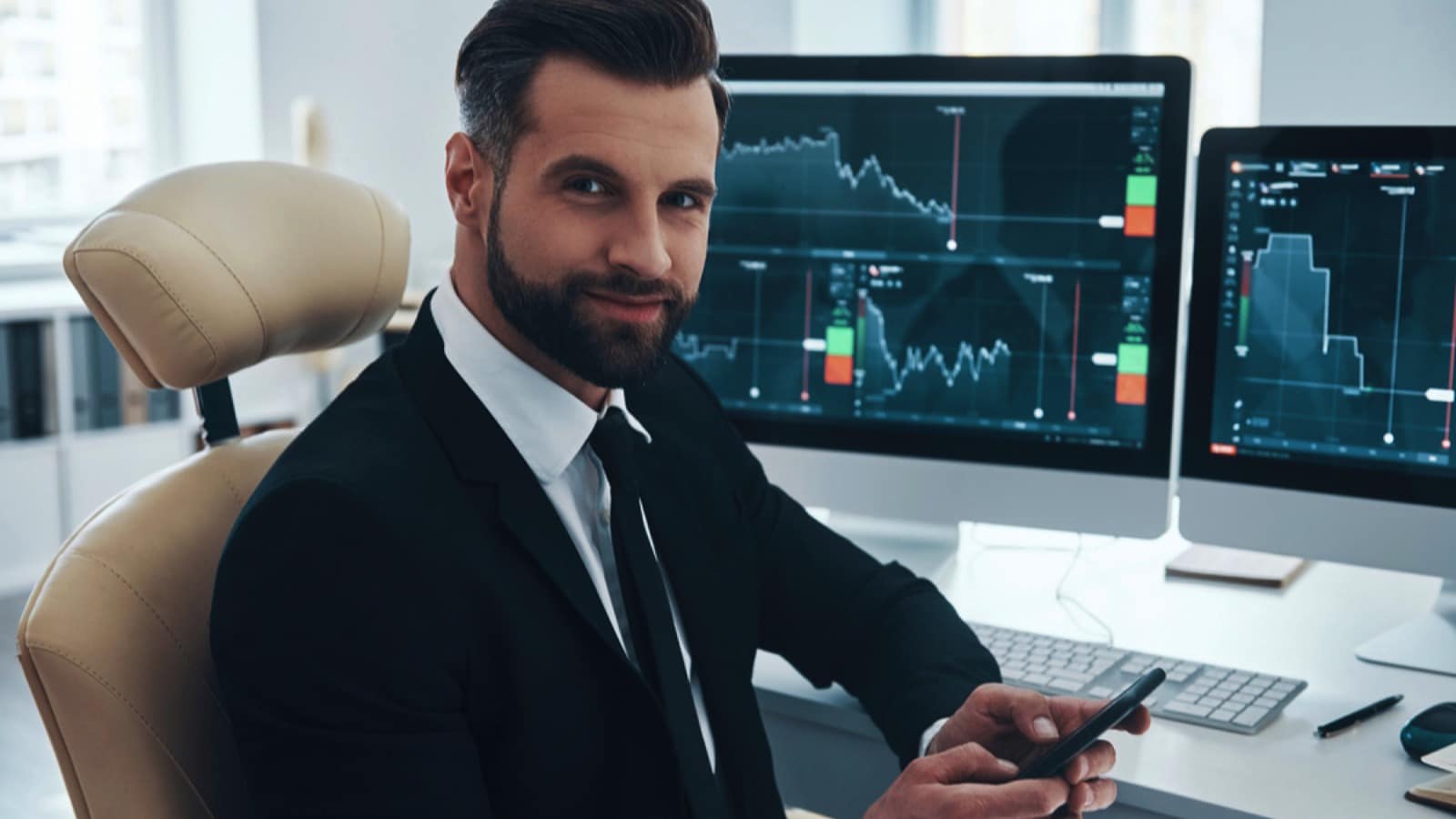 Man investing in stocks