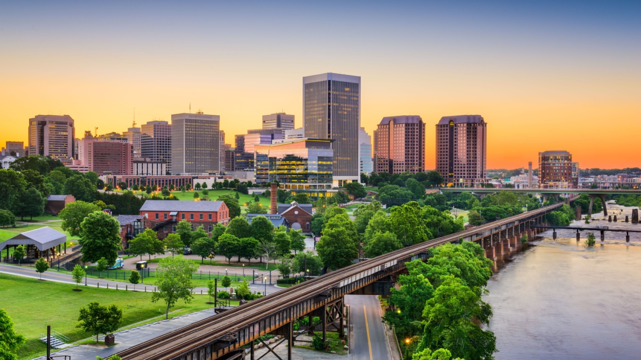 Richmond, Virginia, USA downtown skyline