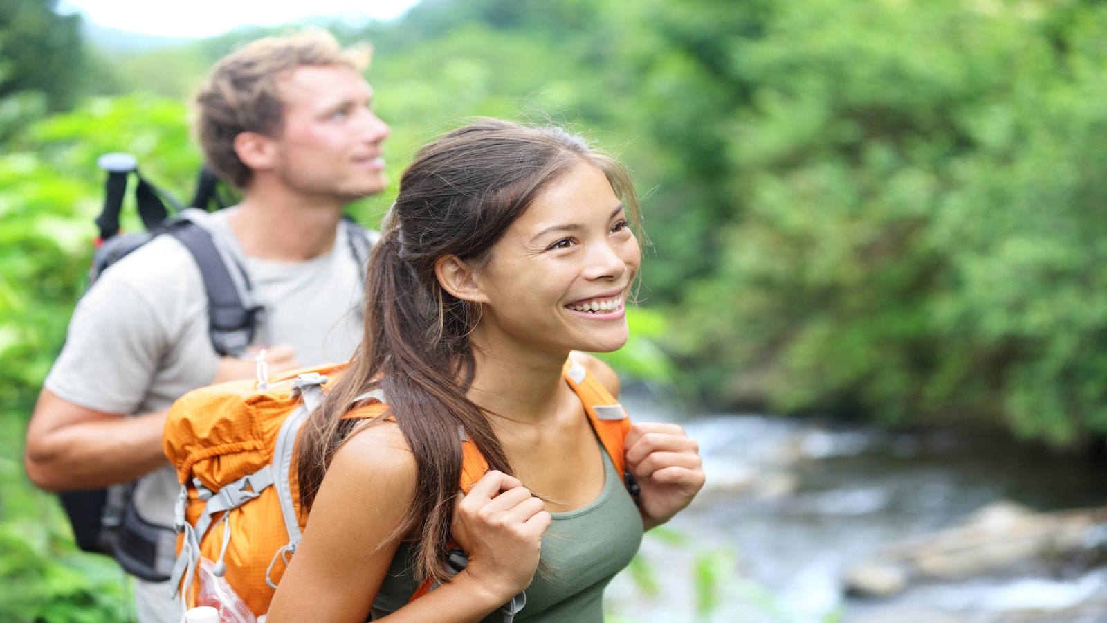 couple hiking in hawaii.