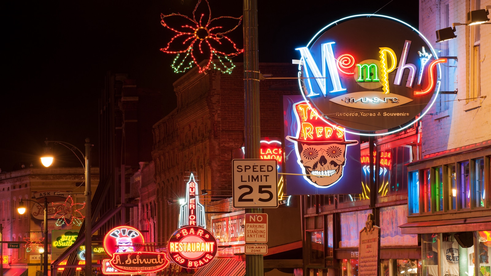 memphis tennessee downtown.