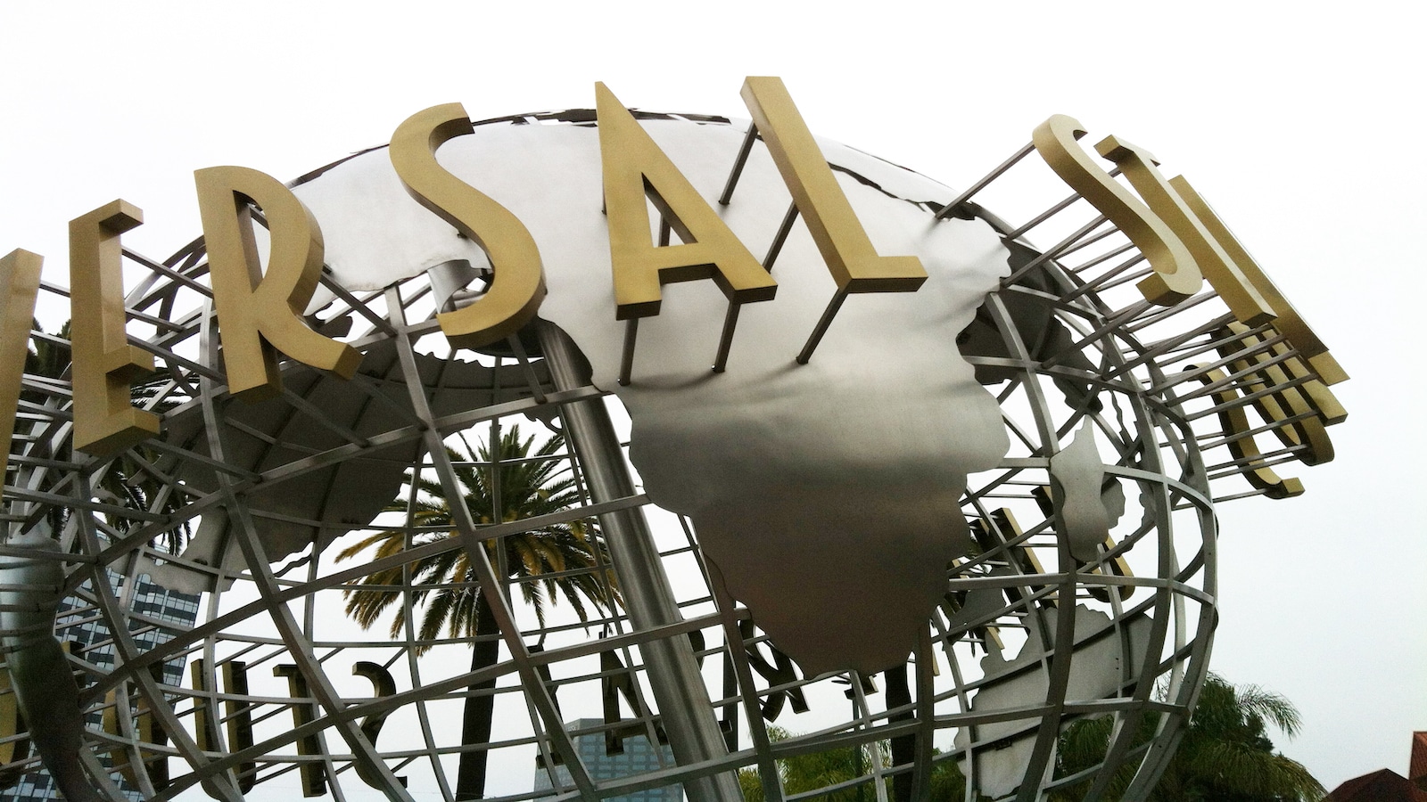 universal studios hollywood sign.