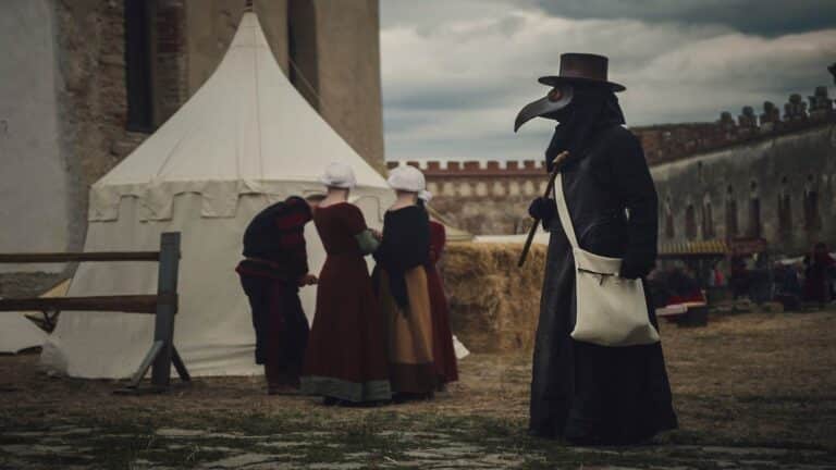 historical scene death doctor