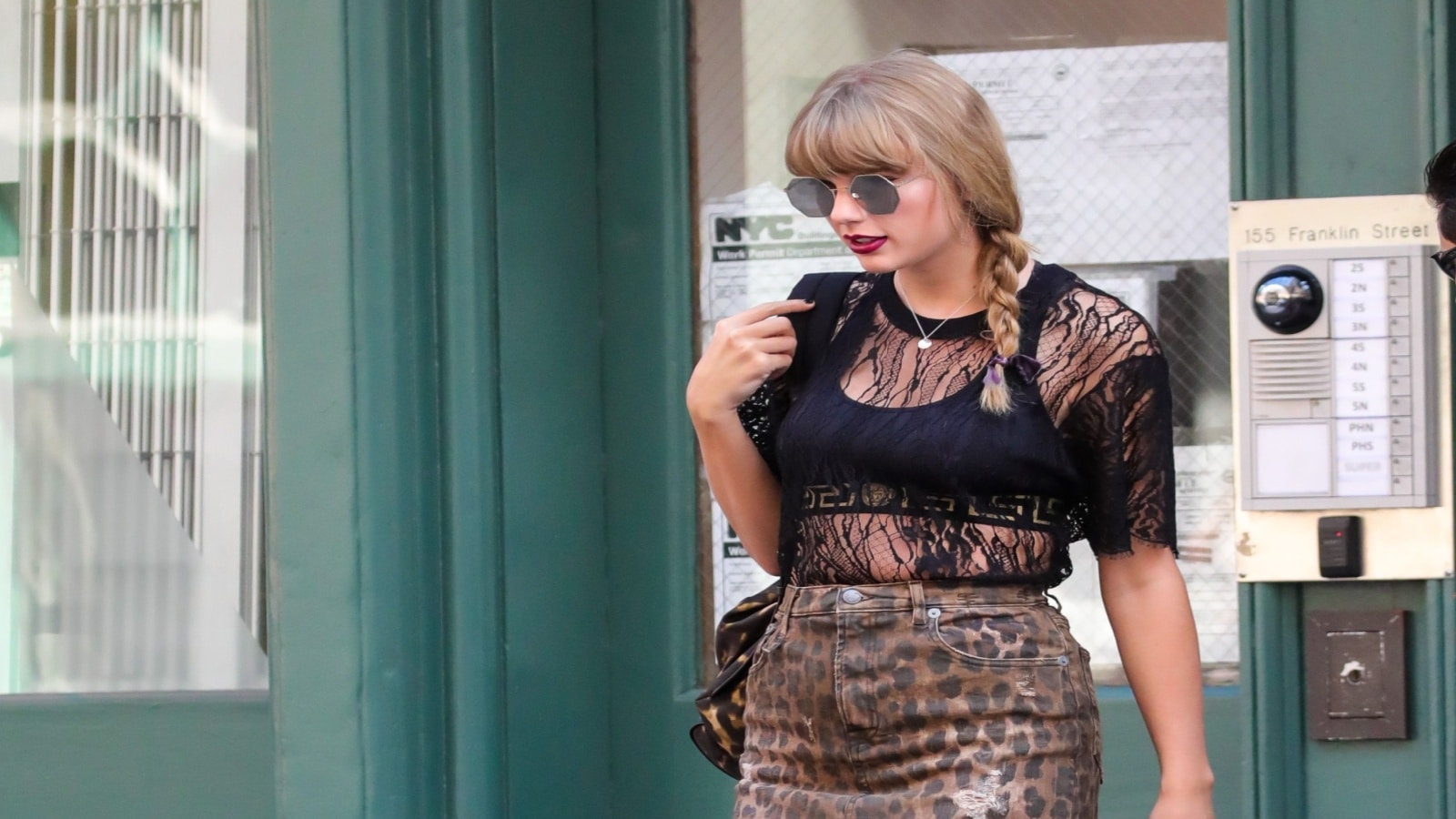 taylor swift leaving building dressed casually