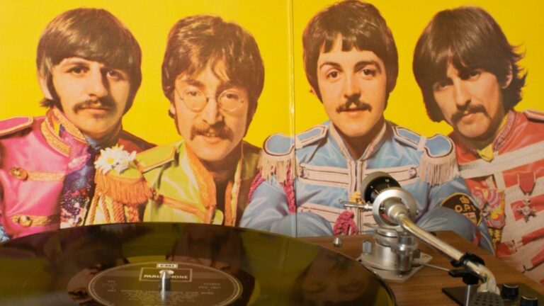 Sgt Peppers Lonely Hearts Club Band