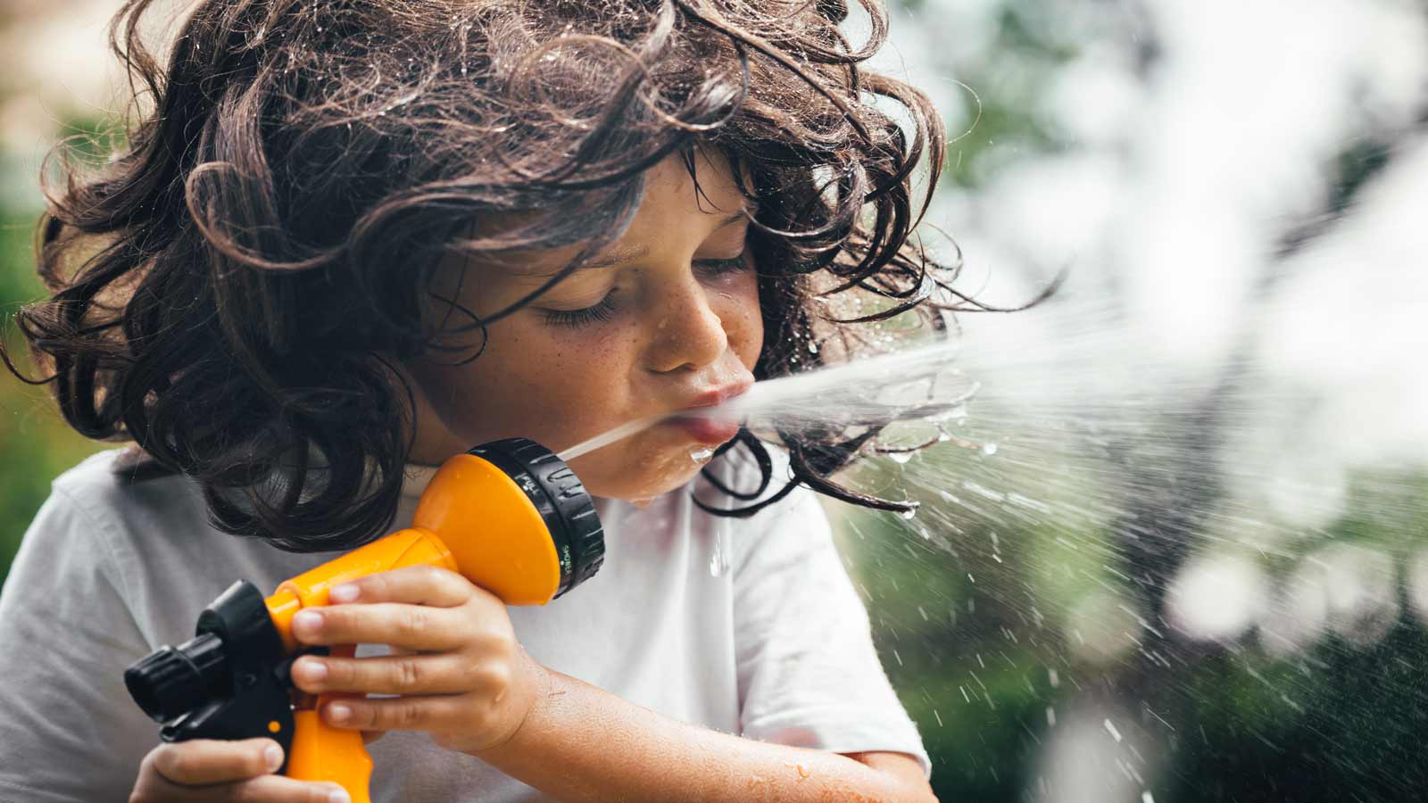 kid water hose drinking