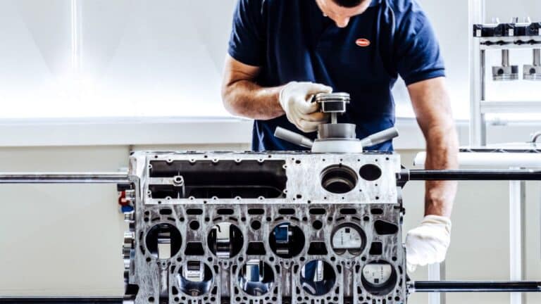 Bugatti W16 engine