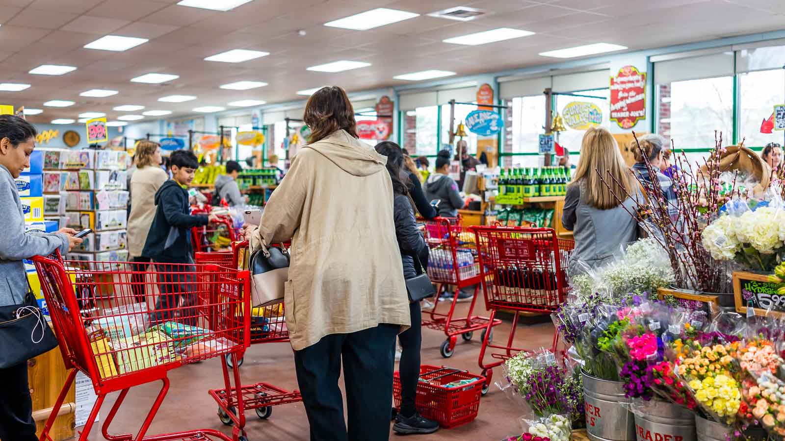 grocery store people standing in line