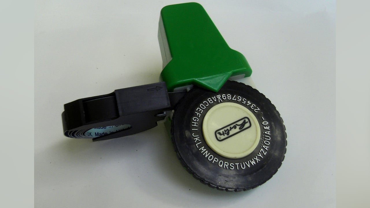 Label maker