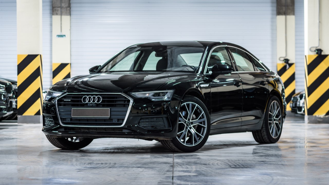Audi A6 45 TFSI V C8 front view, three quarters view, headlight off