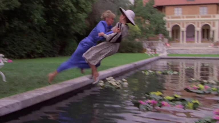 The infamous catfight between Krystle and Alex (Joan Collins and Linda Evans) in Dynasty (1981)