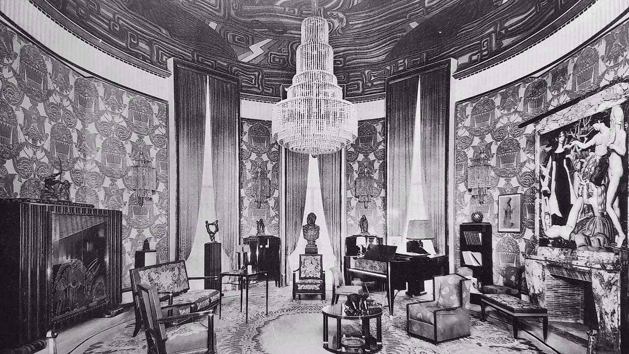 The Salon of the Hotel du Collectionneur at the 1925 Paris International Exposition of Decoratiive Arts.