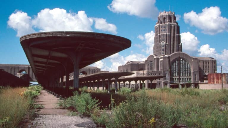 Buffalo NY Central Terminal, September 1989.