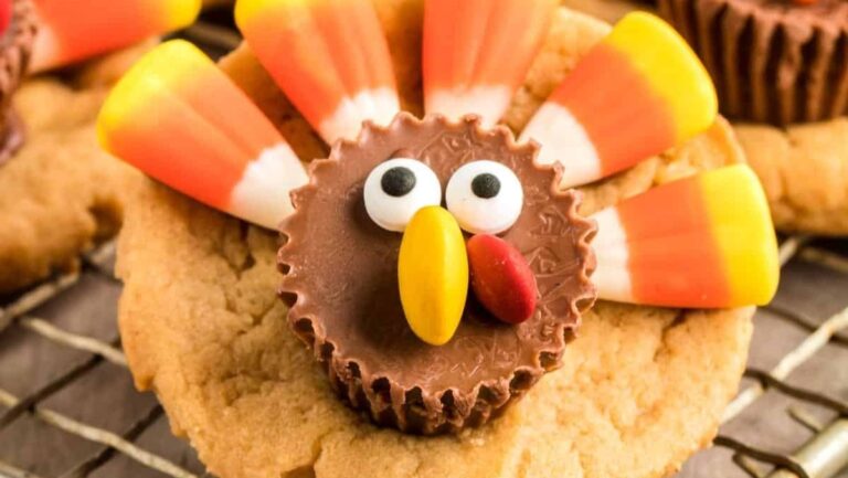 Thanksgiving Cookies and Bars Your Guest Will Gobble Up