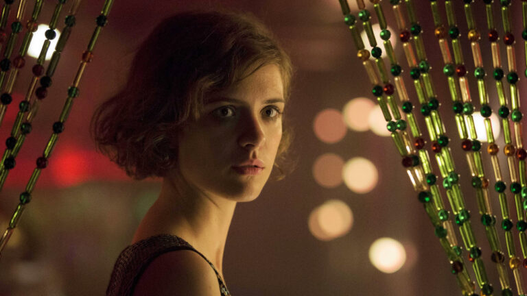 Liv Lisa Fries in Babylon Berlin (2017)