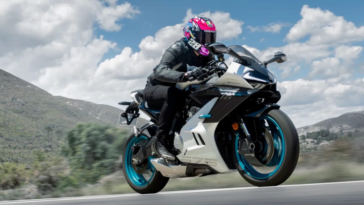 CFMoto 675 SR-R on the road.