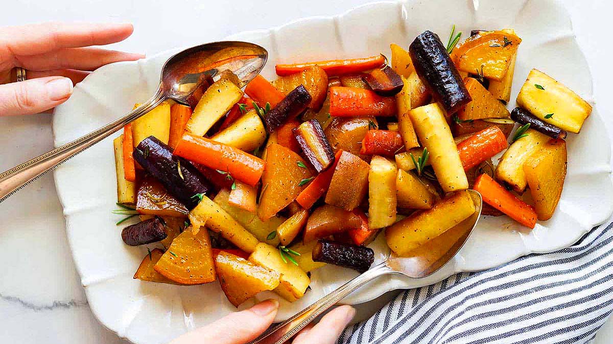 Easy-Honey-Glazed-Roasted-Root-Vegetables-featured