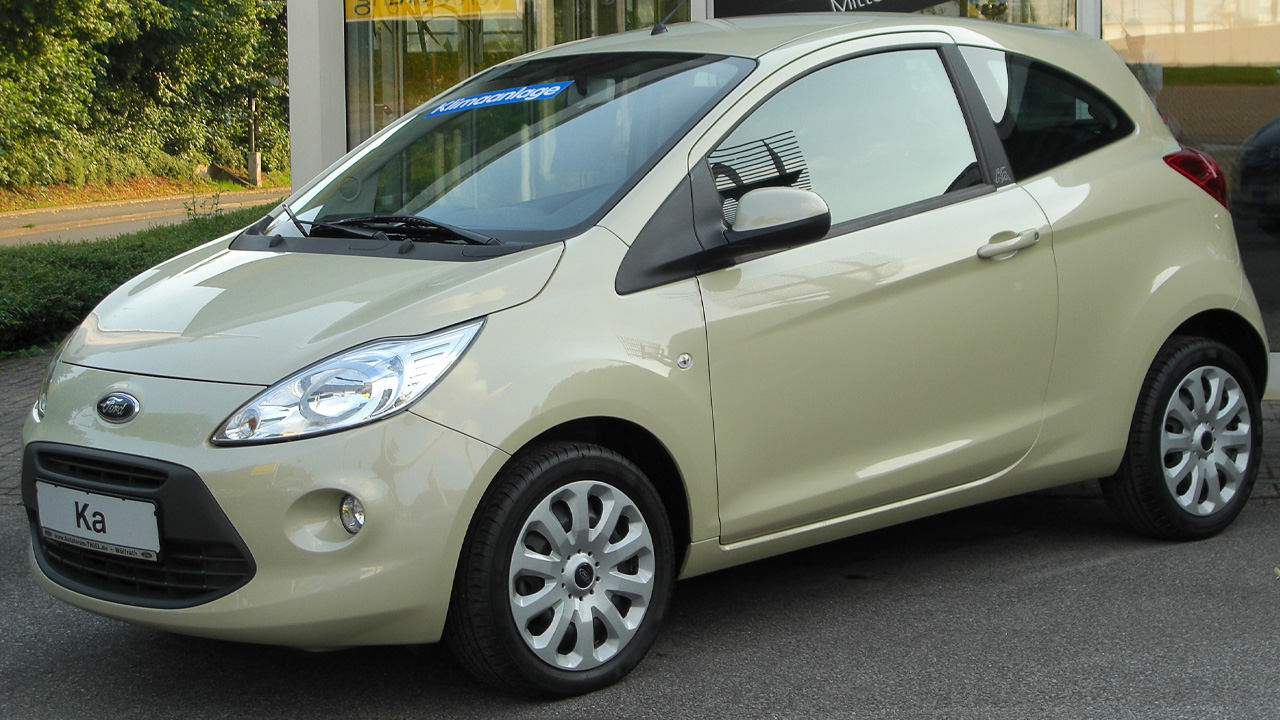 Ford Ka, front 3/4 view, pale green exterior, steel wheels