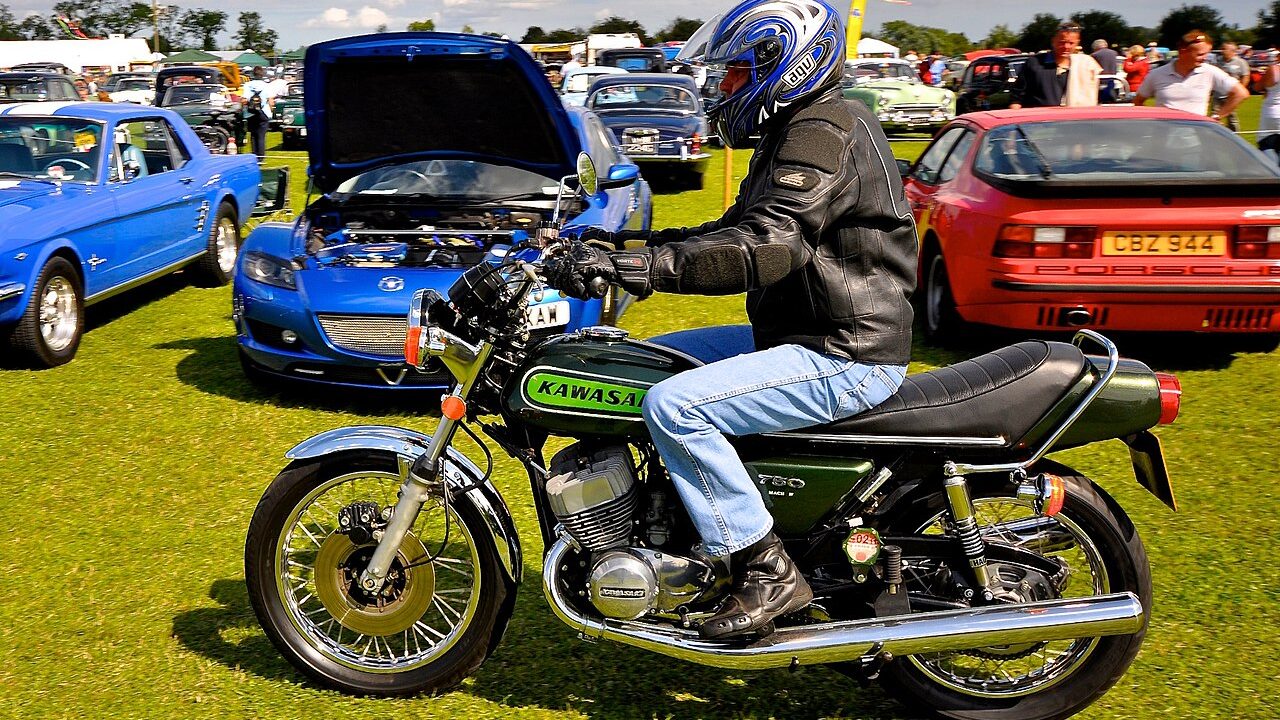 Kawasaki H2 750