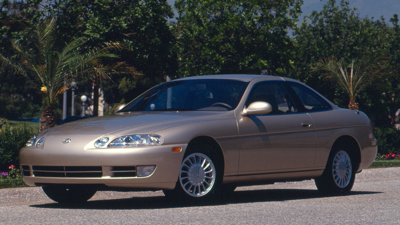 Lexus SC300 (Z30), front 3/4 view, gold exterior