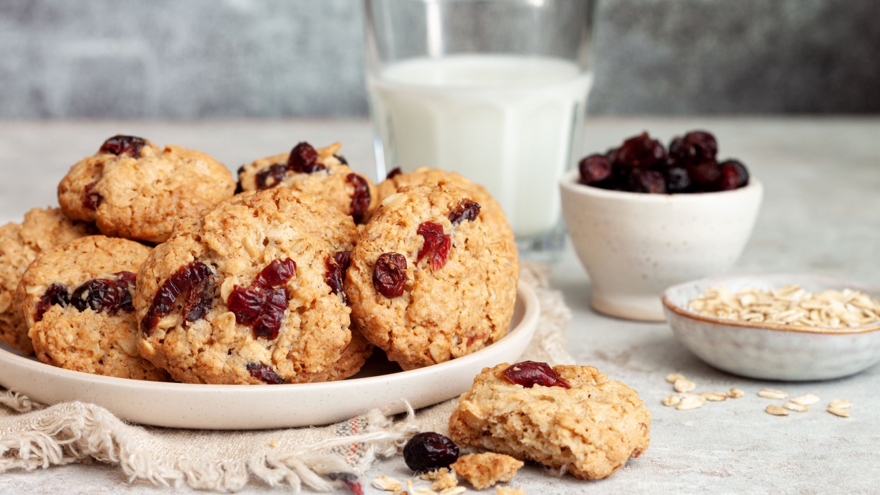 Homemade oatmeal cookies with cranberries and nuts