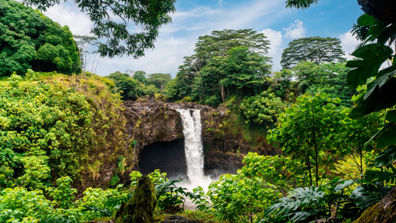Rainbow falls in Hilo Hawaii