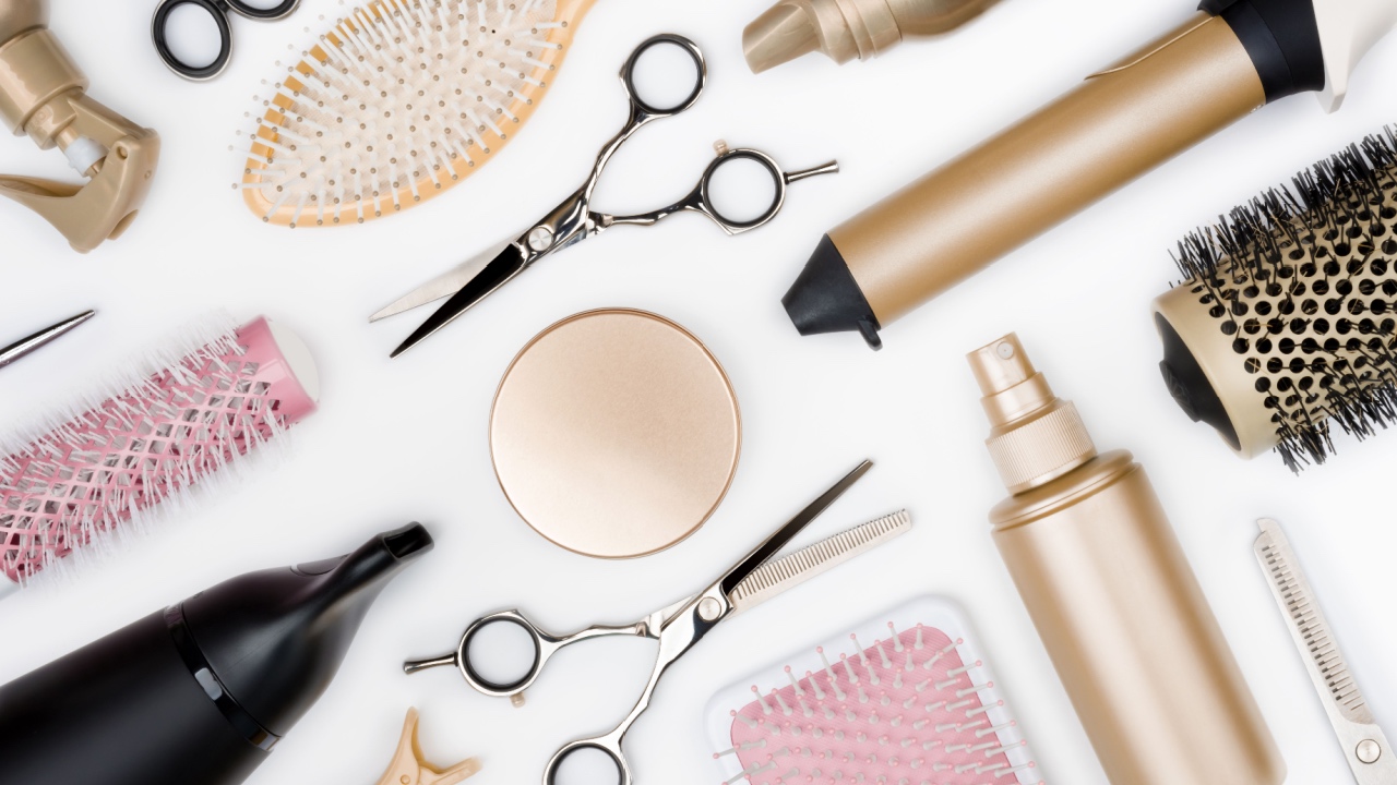 Hairdressing tools and various hairbrushes