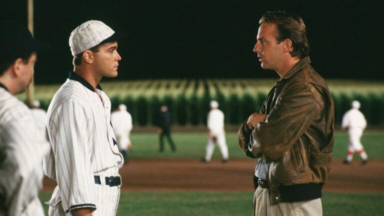 Ray Liotta and Kevin Costner as 'Shoeless' Joe Jackson and Ray Kinsella in Field of Dreams (1989)