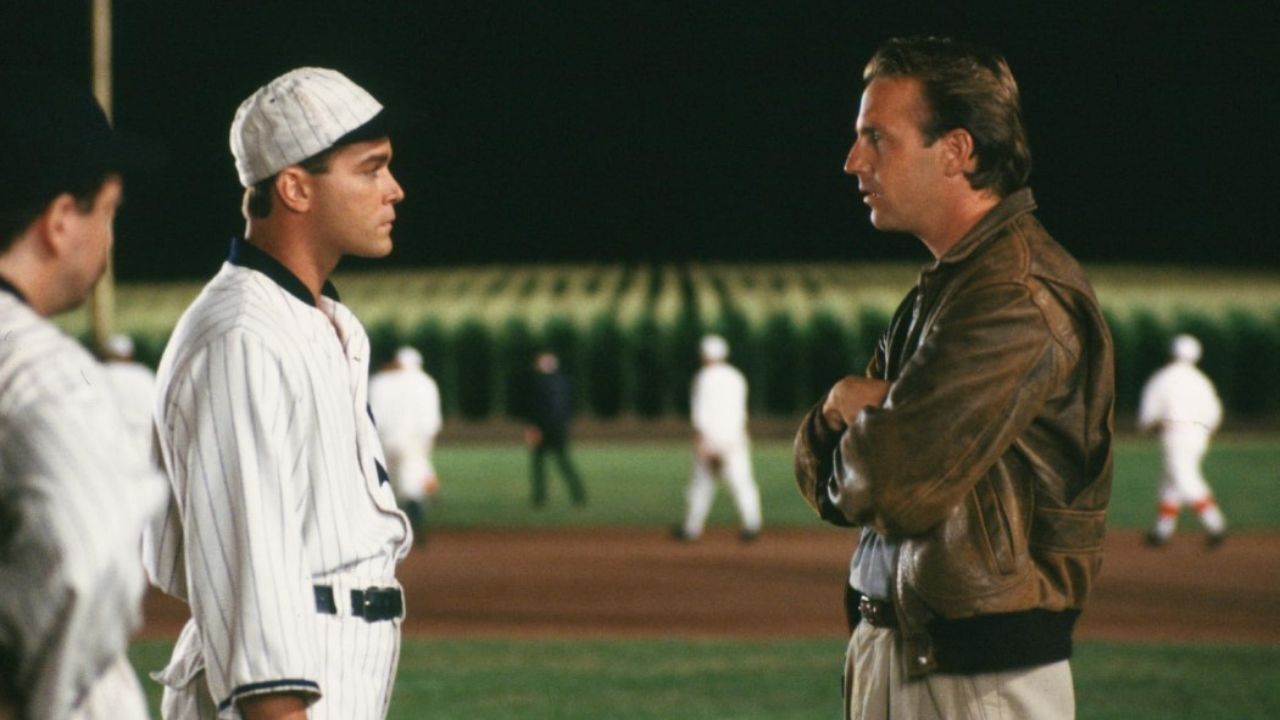Ray Liotta and Kevin Costner as 'Shoeless' Joe Jackson and Ray Kinsella in Field of Dreams (1989)