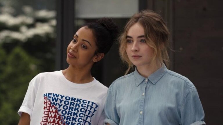 Liza Koshy and Sabrina Carpenter as Jasmine Hale and Quinn Ackerman in Work It (2020)